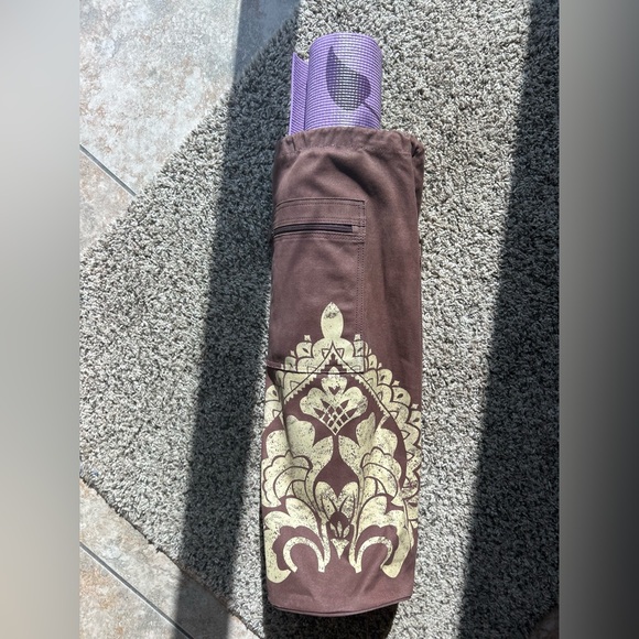 Gaiam yoga mat with matching canvas tote - Picture 1 of 5